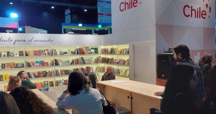 SOCIÓLOGOS CHILENOS PRESENTAN OBRA EN FERIA DEL LIBRO DE BUENOS AIRES